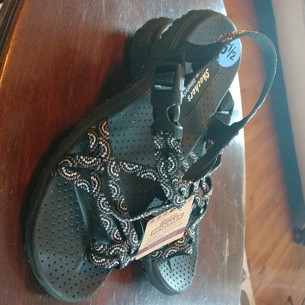 Sketchers sandals